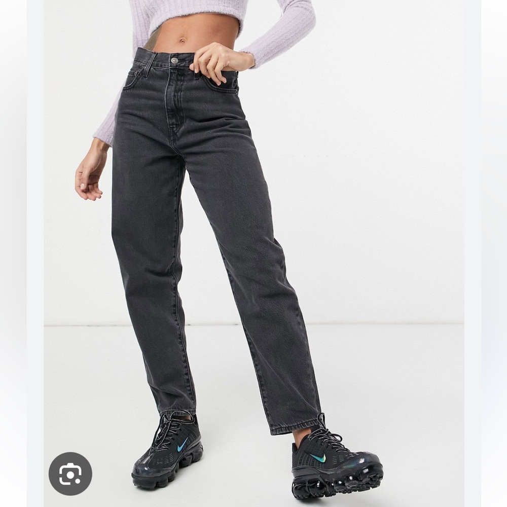 Levis High Loose Tapper Black Jeans Size 24 but fits size 25/26